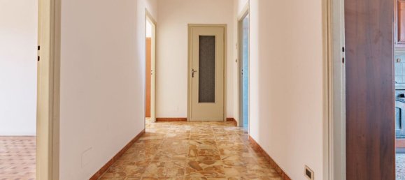 3-Zimmer Wohnung in Pinerolo, Italy, Nr. 212323 2