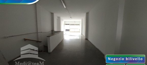 76m² Commercial property in Rome, Italy No. 111054 3