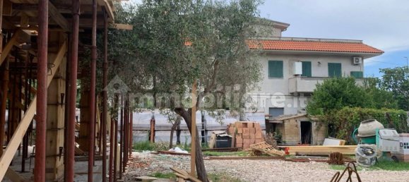 2 bedrooms Villa in Rome, Italy No. 11850 16