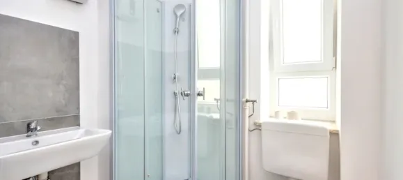 Edificio de 27 habitaciónes en Leverkusen, Germany No. 26619 4