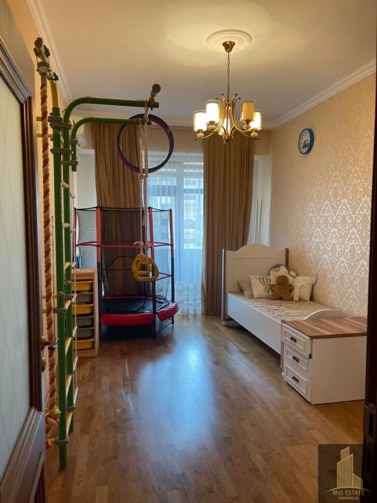 3 bedrooms Apartment in Sabail, Azerbaijan No. 1462