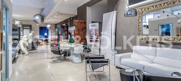 5 rooms Commercial property in Rome, Italy No. 68624 3
