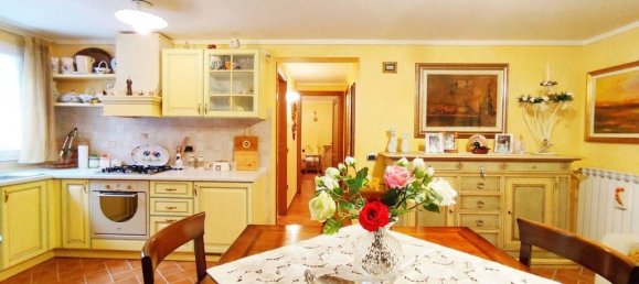 3 Schlafzimmer Villa in Pistoia, Italy, Nr. 219144 20