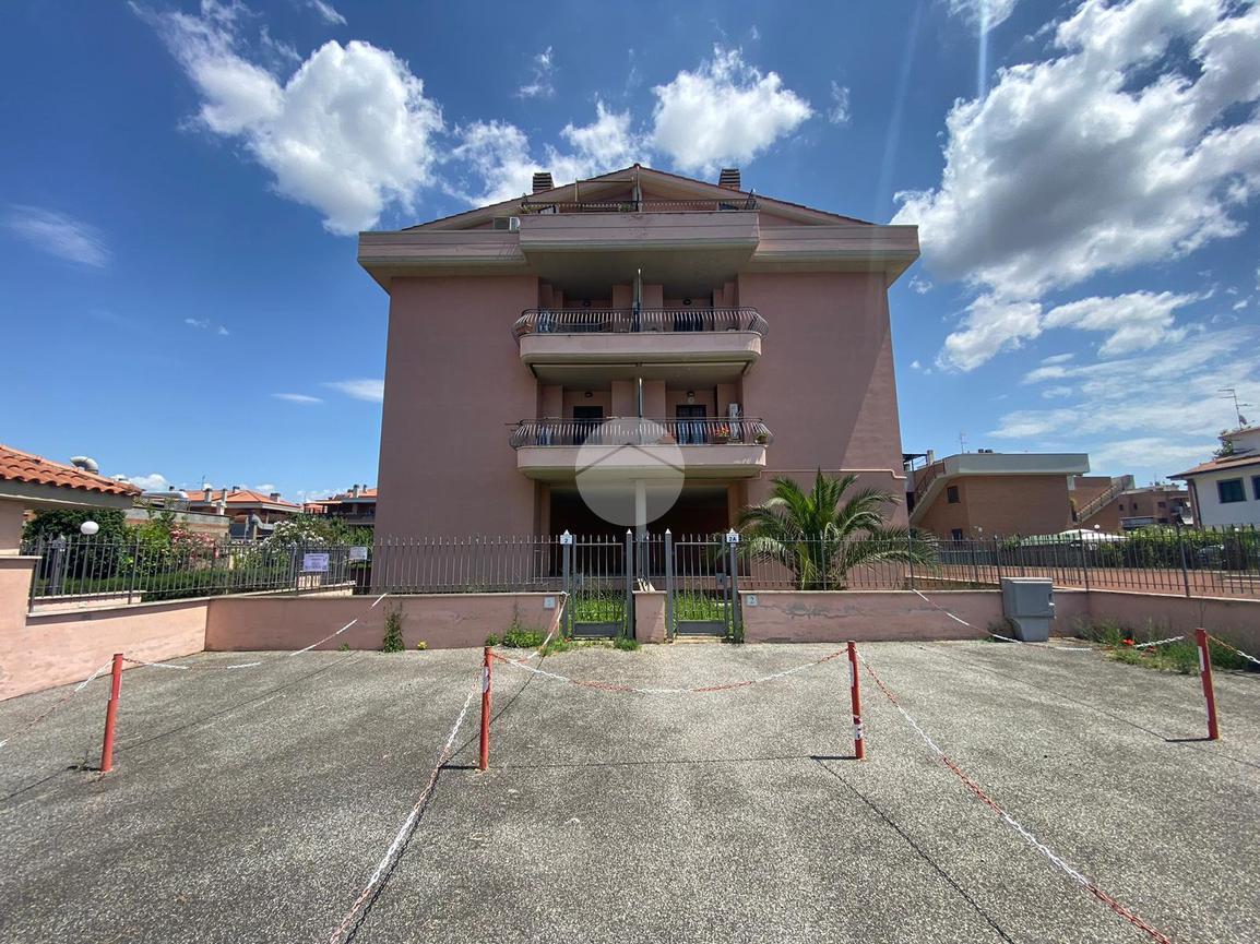 1-Zimmer Garage in Rome, Italy, Nr. 2066