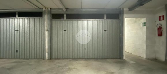 1-Zimmer Garage in Rome, Italy, Nr. 2066 5