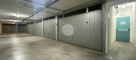 1-Zimmer Garage in Rome, Italy, Nr. 2066 24
