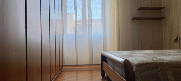 3 rooms Apartment in Milan, Italy No. 290541 3