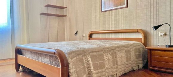 3 rooms Apartment in Milan, Italy No. 290541 2