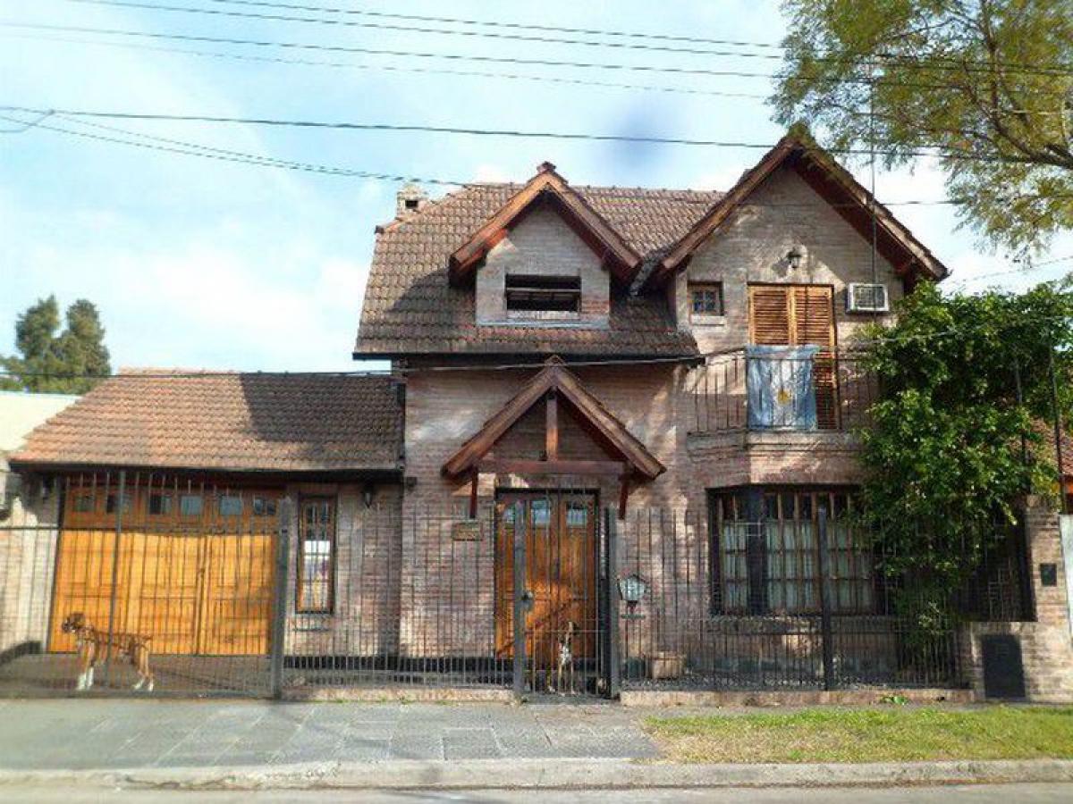 3 bedrooms House in Ituzaingo, Argentina No. 8748