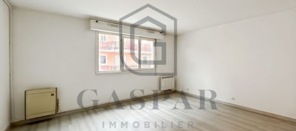 Studio in Evreux, France, Nr. 354873 5