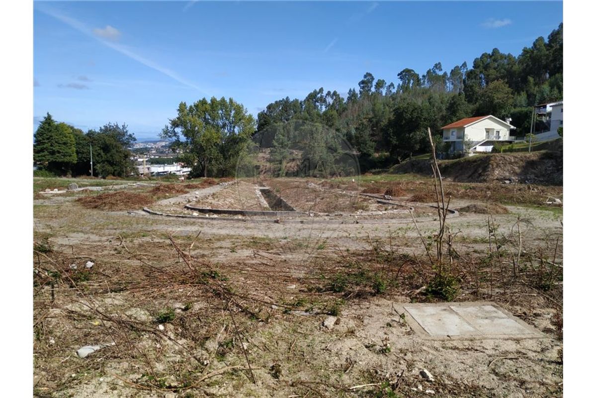 3 bedrooms Land in Vila Nova de Famalicao, Portugal No. 42380