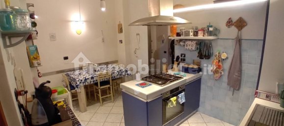 2 bedrooms Apartment in Campi Bisenzio, Italy No. 44970 6