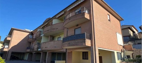 2 bedrooms Apartment in Corciano, Italy No. 154683 3