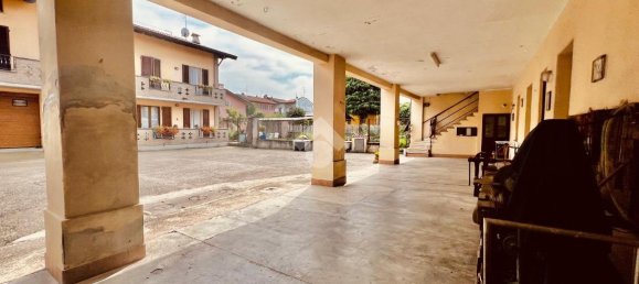 6 rooms House in Caravaggio, Italy No. 65655 26