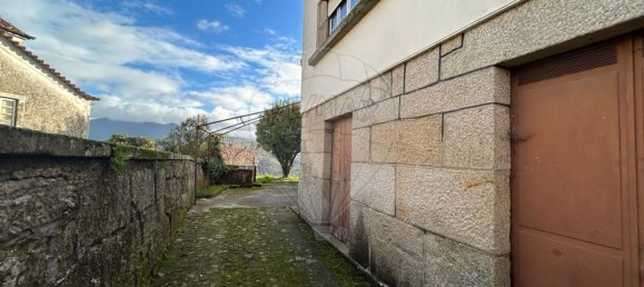 3 bedrooms House in Oliveira do Hospital, Portugal No. 33884 27