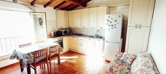 2-salle Appartement à Foiano della Chiana, Italy No. 228599 11