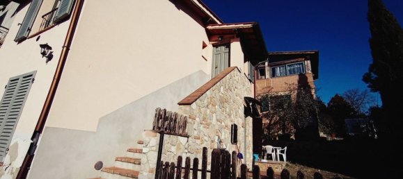 2-salle Appartement à Foiano della Chiana, Italy No. 228599 13