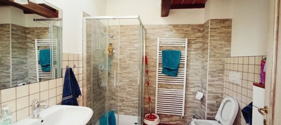 2-salle Appartement à Foiano della Chiana, Italy No. 228599 3