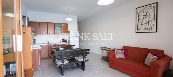 Apartamento de 2 dormitorios en Marsalforn, Malta No. 5897 2