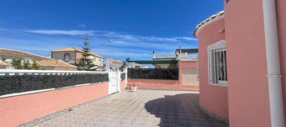 5 bedrooms House in Alicante, Spain No. 182044 11