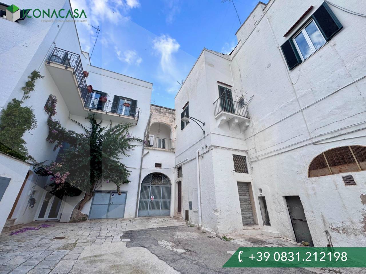 Дом с 3 комнатами в Остуни, Италия № 18884