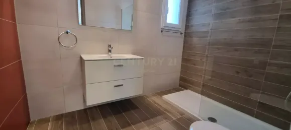 Квартира с 4 спальнями в Агиос Тихонас, Кипр № 4026 11