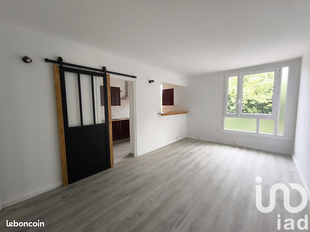 3 chambres Appartement à Saint-Pierre-lès-Elbeuf, France No. 360461