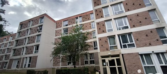 3 Schlafzimmer Wohnung in Saint-Pierre-les-Elbeuf, France, Nr. 360461 2