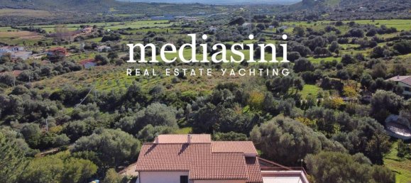 6 rooms Villa in Olbia, Italy No. 123468 2