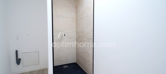 Villa de 3 dormitorios en Saint-Quentin, France No. 240770 5
