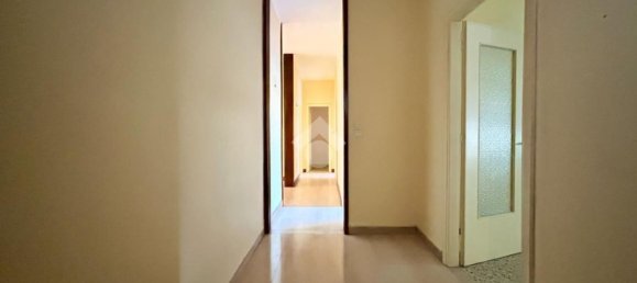5 rooms Apartment in Asti, Italy No. 299734 6