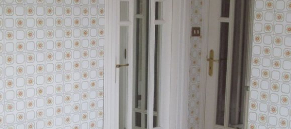 5 rooms Apartment in Avellino, Italy No. 252311 12