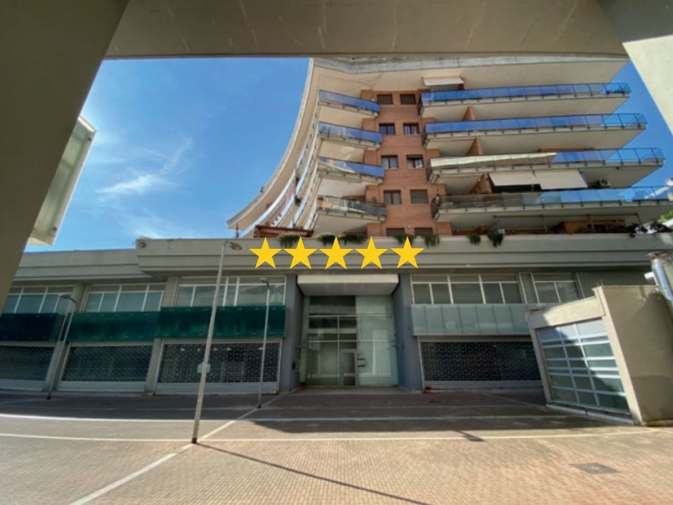 Квартира с 5 комнатами в Фьюмичино, Италия № 190067