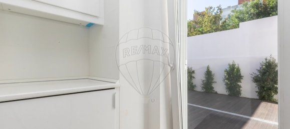 4 bedrooms Villa in Lisbon, Portugal No. 184162 22