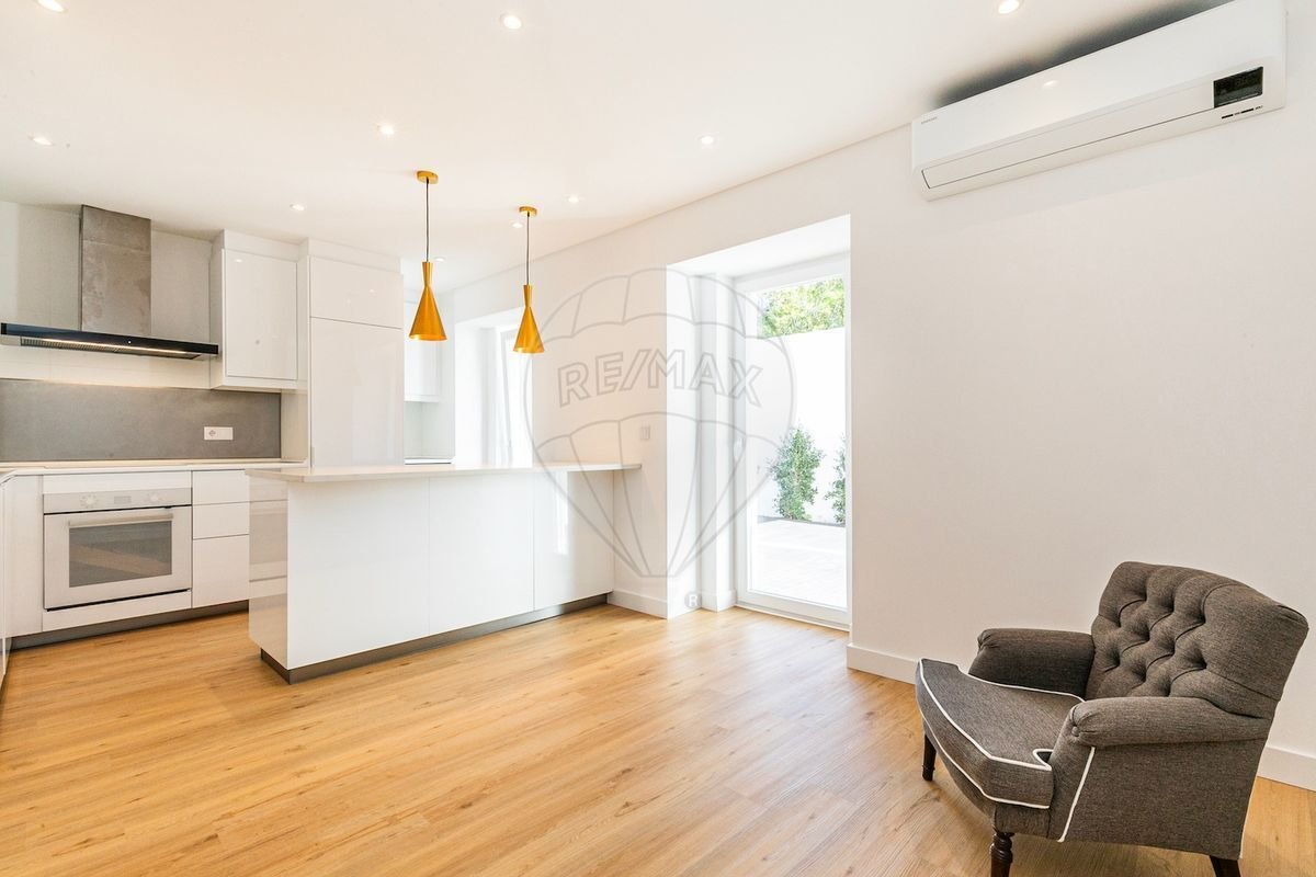 4 bedrooms Villa in Lisbon, Portugal No. 184162