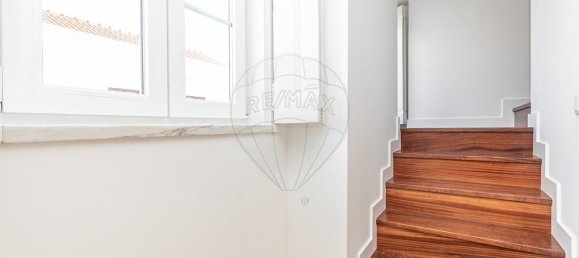 4 bedrooms Villa in Lisbon, Portugal No. 184162 8