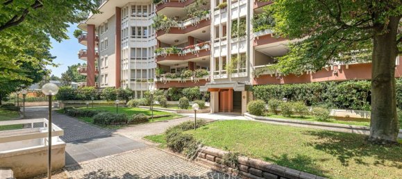 4 bedrooms Apartment in Milan, Italy No. 343324 7