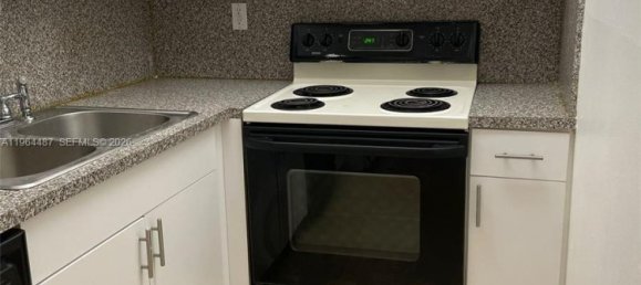 2 Schlafzimmer Gewerbliche Immobilien in Miami, USA, Nr. 615581 5