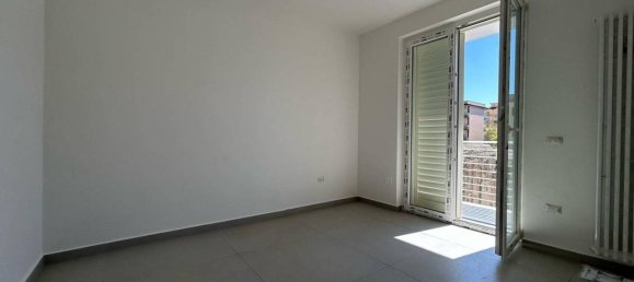 4 rooms Apartment in Caserta, Italy No. 39437 23