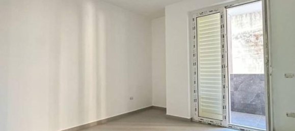 4 rooms Apartment in Caserta, Italy No. 39437 2