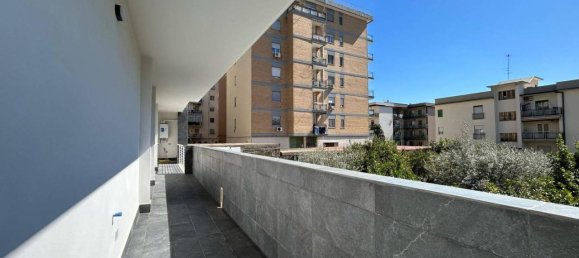 4 rooms Apartment in Caserta, Italy No. 39437 12