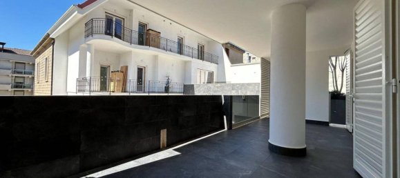 4 rooms Apartment in Caserta, Italy No. 39437 10