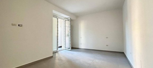 4 rooms Apartment in Caserta, Italy No. 39437 24