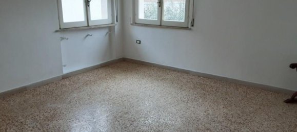 Casa de 11 divisões em Notaresco, Italy N.º 171239 13