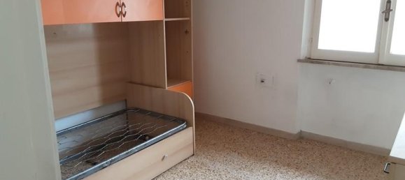 Casa de 11 divisões em Notaresco, Italy N.º 171239 14