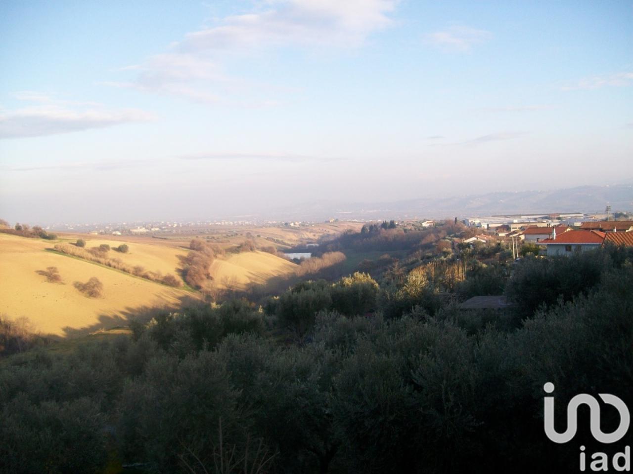 Casa de 11 divisões em Notaresco, Italy N.º 171239