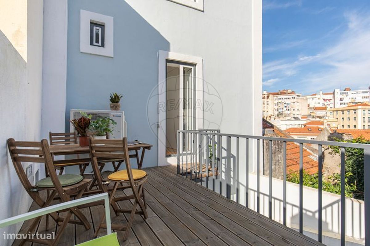 9 bedrooms Building in Lisbon, Portugal No. 132458