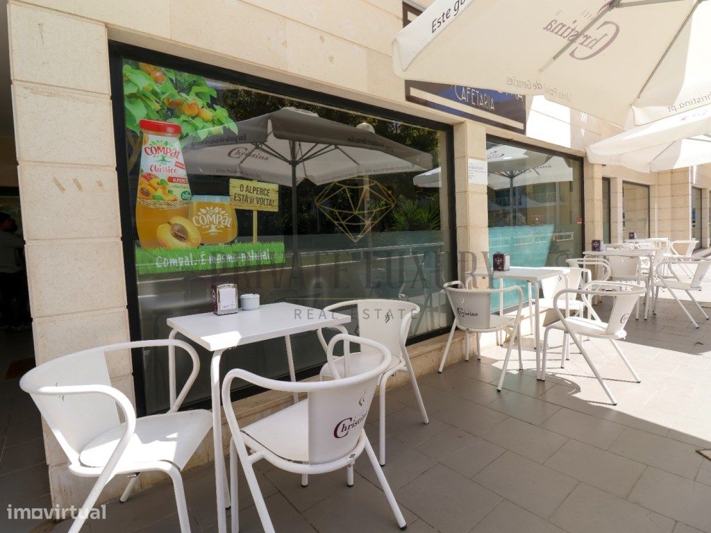 94m² Commercial property in Cascais, Portugal No. 269084