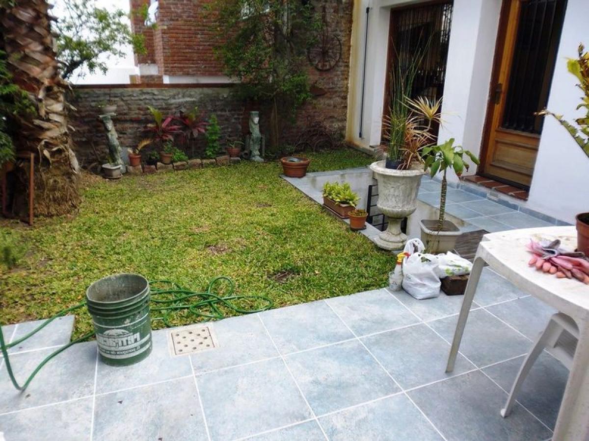 Дом с 4 спальнями в Монтевидео, Уругвай № 508