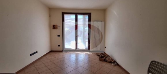 Apartamento de 2 dormitorios en Olgiate Comasco, Italy No. 230433 6